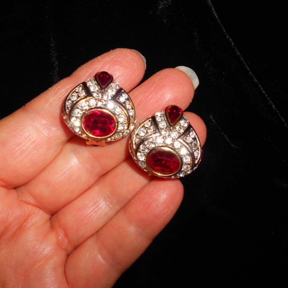 *** SOLD ** Nina Ricci Jewels of India Faux Ruby 'Turban' Clip Earrings